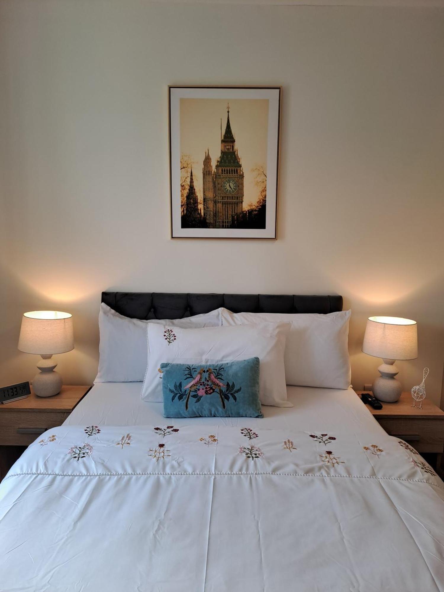 Cozy Bedroom In Lucan, Dublin Dış mekan fotoğraf